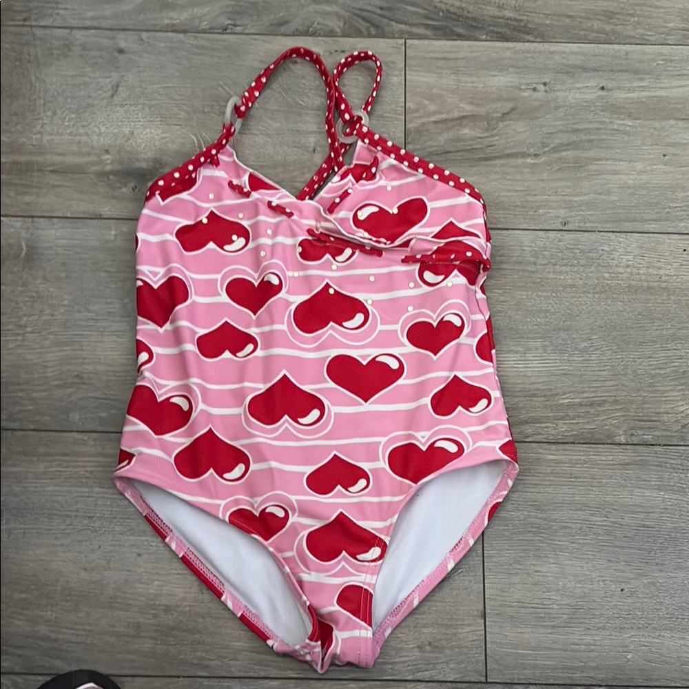 Girls 1 pc swim suit. Size 6
